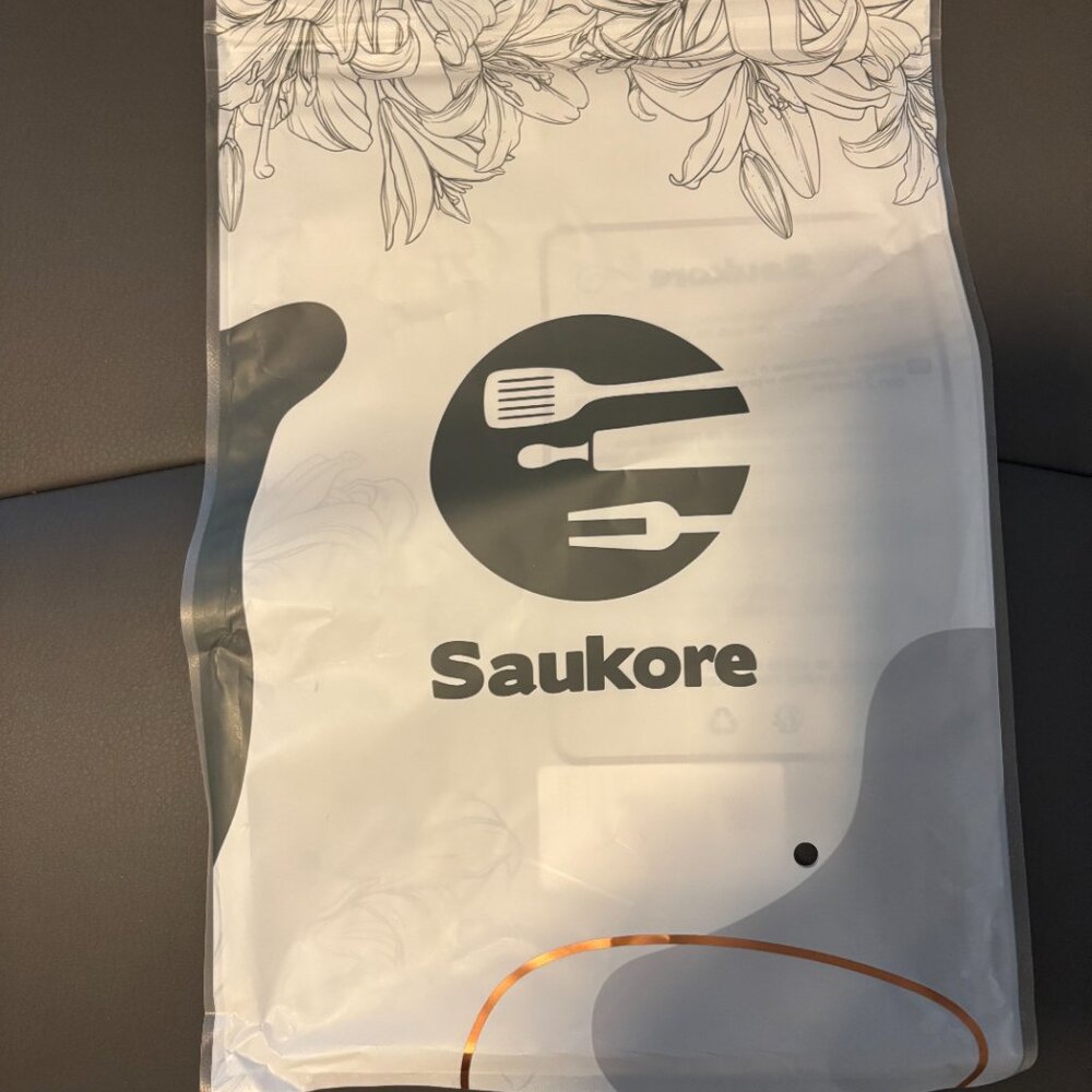 Apron NWT - Picture 3 of 3